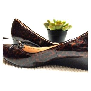 COLE HAAN 9.5 Bow Round Toe Wedge Career Work Shoe